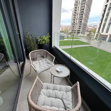 Waterfront Escape 104 Apartment Belgrade